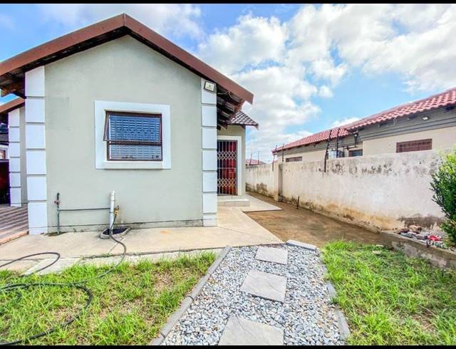 2 BEDROOM HOUSE FOR SALE IN POLOKWANE